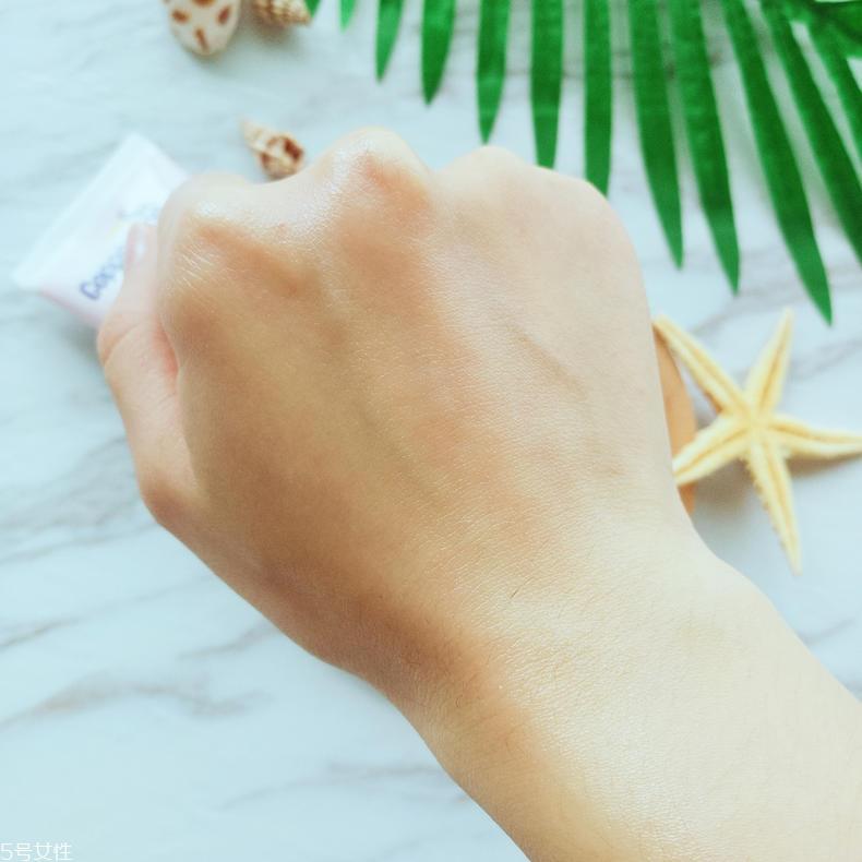 水宝宝防晒霜适合油皮吗 水宝宝防晒油性测试 水宝宝防晒霜适合油皮吗 水宝宝防晒油性测试