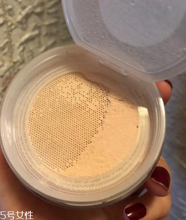 becca水散粉怎么样 becca2018新款保湿定妆散粉