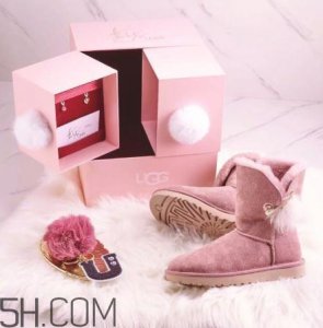 ​ugg雪地靴要买大一码吗？ugg雪地靴会偏大吗？