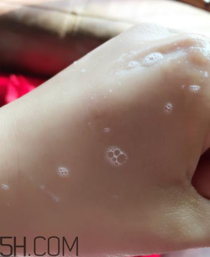 franic玫瑰粉嫩补水套装适合年龄_适合肤质