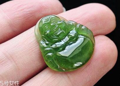 翡翠可以戴着洗澡吗？翡翠洗澡能戴吗