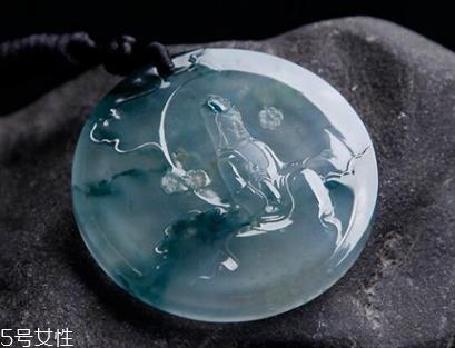 翡翠可以戴着洗澡吗？翡翠洗澡能戴吗