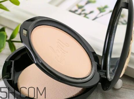 mistine羽翼粉饼和陶瓷粉饼区别 mistine羽翼粉饼的使用方法