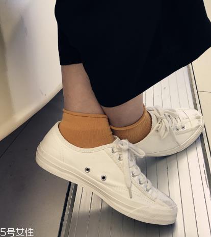 帆布鞋的白边怎么刷才能白？白边发黄这样洗