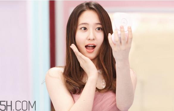 爱丽小屋和伊蒂小屋是一个牌子吗？爱丽小屋是什么档次？