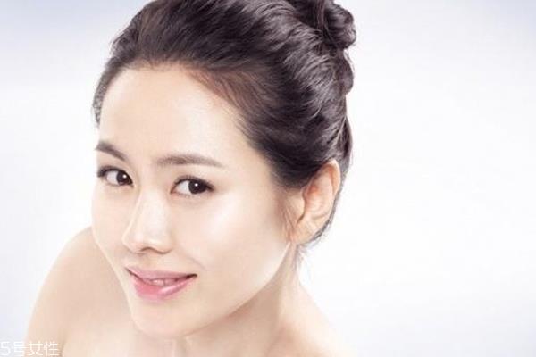 皮肤粗糙是要去角质吗 不过度就好