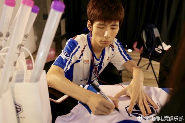 王者荣耀KPL: AS仙阁再陷欠薪风波? 教练寒夜离开竟是另有隐情?