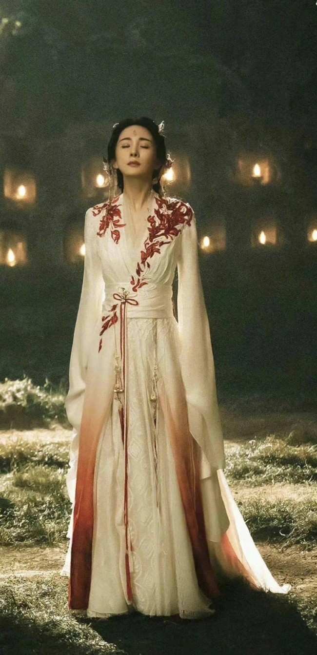 杨幂郭晓婷狐妖造型梦回雪见花楹