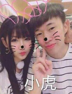 ​游戏和女友不可兼得？这些LOL职业选手的女朋友个个逆天颜值！