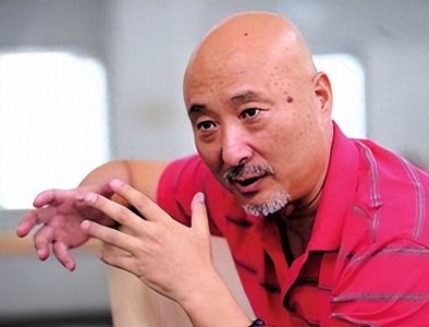 ​孝顺的陈佩斯：红了不忘本，守护病痛的母亲，你养我大我养你老