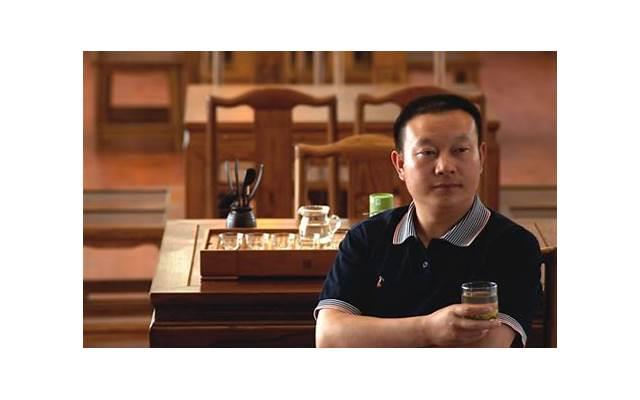 儿子一家搬出去住后，婆婆对儿媳意见很大：你把我儿子拐走了