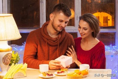 ​董叔说：男人过了40岁，要想夫妻感情好，做好这三点很关键