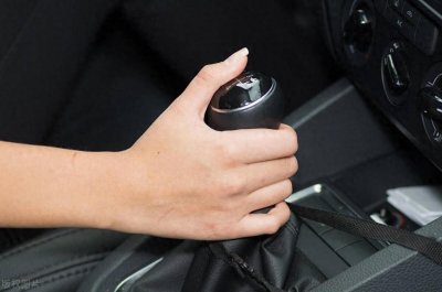 ​手动挡快速起步的技巧，你真的会了吗？挡位越高越顺畅